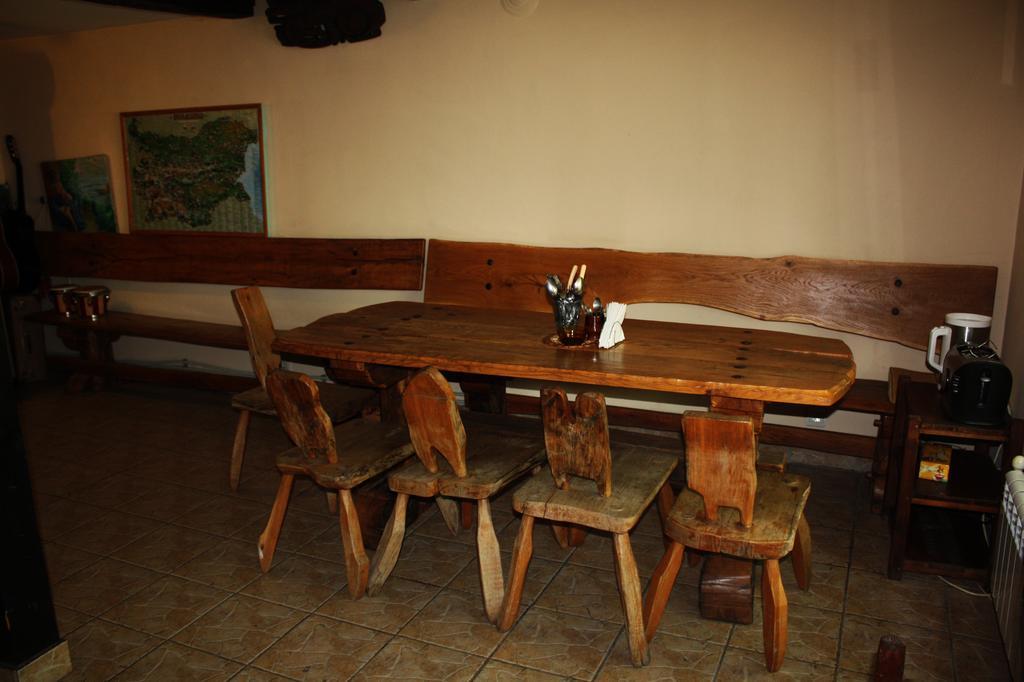 Hikers Hostel Veliko Tŭrnovo Exterior photo